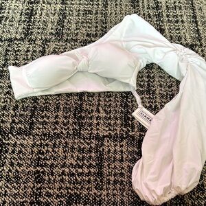 Amir slama White one shoulder bikini top NWT